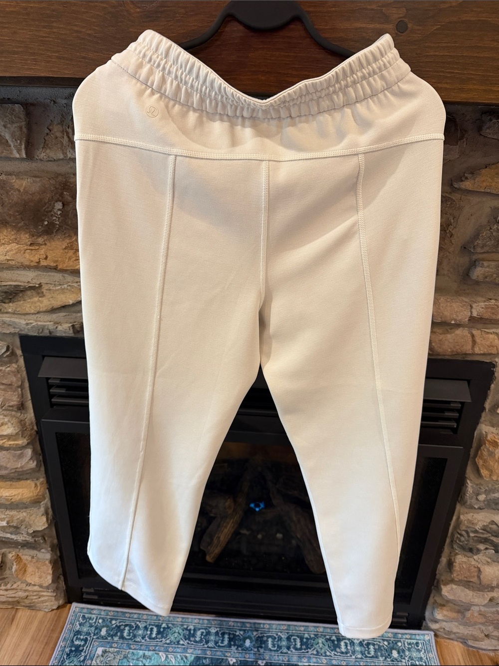 lululemon athletica Cream Cropped Pull-On Pants - Picture 4 of 5